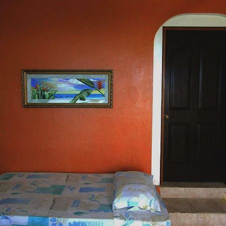 Casa Del Mar Beach Resort San Remigio  Eksteriør billede