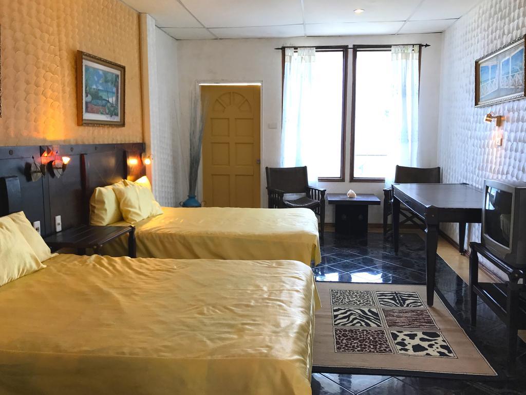 Casa Del Mar Beach Resort San Remigio  Eksteriør billede