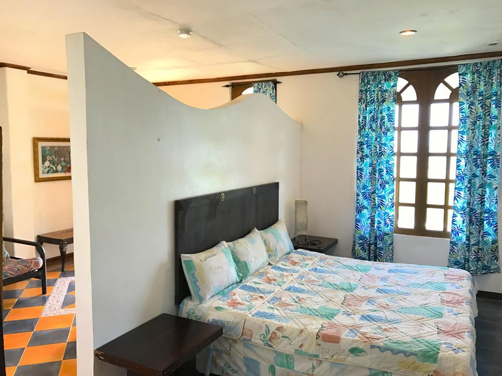 Casa Del Mar Beach Resort San Remigio  Eksteriør billede